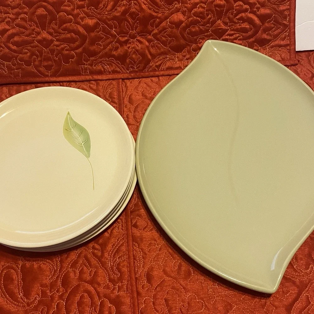 Set Of‎ 2 Royal Doulton Bay Leaves Green Serving Platter Plate Leaf Shape 14.25